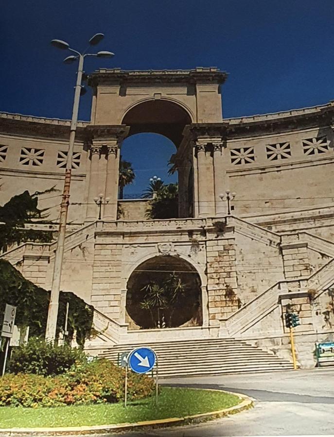 Piazza Martiri Rooms 칼리아리 외부 사진